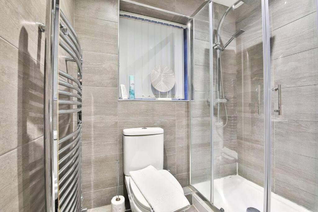 Whitchurch Place - Stunning 2 Bed Flat In