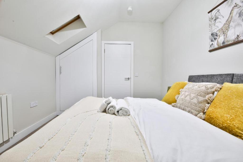 Whitchurch Place - Stunning 2 Bed Flat In Cardiff